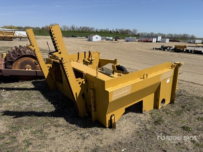 DoMor Equipment R600C Aggregate Spreader