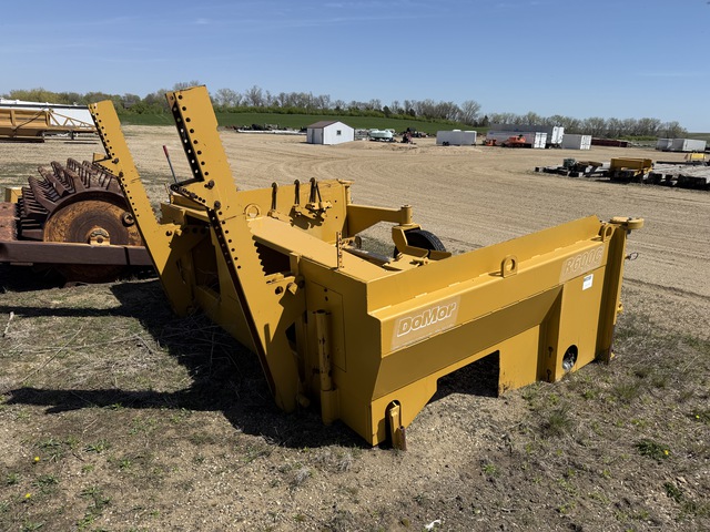 DoMor Equipment R600C Aggregate Spreader