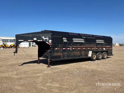 2007 Norberts Manufacturing 26 ft Tri/A Livestock Trailer