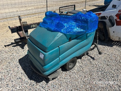 Tennant 5700 Walk-Behind Electric Floor Scrubber (Inoperable)