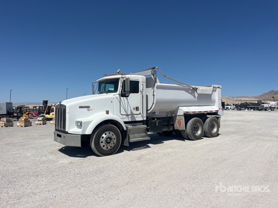 2000 Kenworth T800B 6x4 3-Achs Kipper-Lkw
