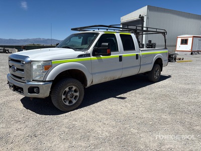 2015 Ford F-350 XLT 4x4 Crew Cab Pickup