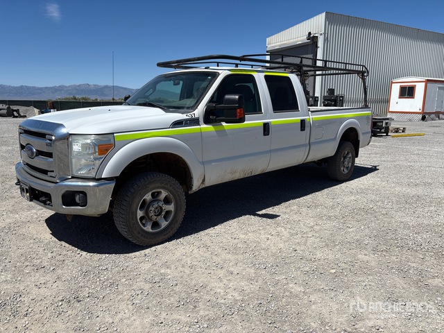 2015 Ford F-350 XLT 4x4 Crew Cab Pickup