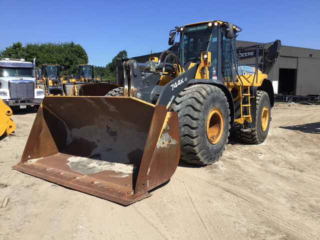 2015 John Deere 744K Wheel Loader