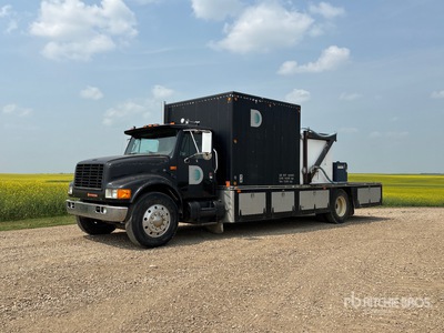 1991 International 4900 4x2 Camion de servicios