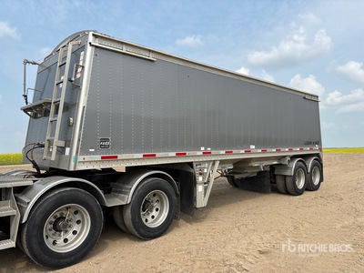2020 Lode King 30 ft Super B-Train Pup Remorque à grains