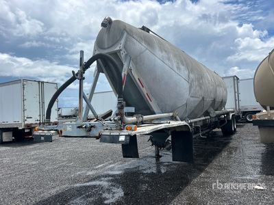 1985 Fruehauf HABF2J1525 1525 cft T/A Pneumatic Bulk Trailer