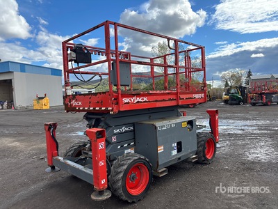 2021 Skyjack SJ6832 RT 4x4 Dual Fuel Scissor Lift