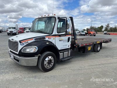2016 Freightliner M2106 4x2 重機運搬トラック