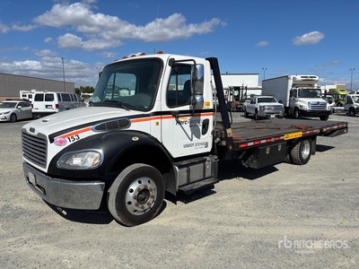 2016 Freightliner M2106 4x2 Flatbed Truck