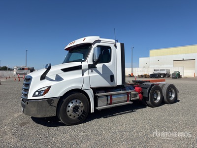 2020 Freightliner Cascadia 126 6x4 T/A Day Cab Truck Tractor