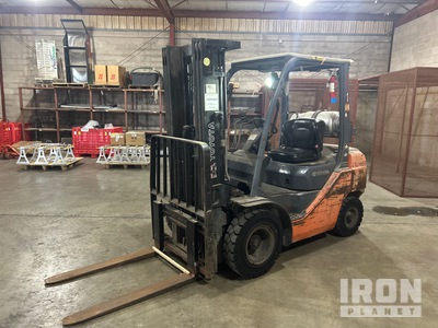 2012 Toyota 8FGU25 4500 lb Cushion Tire رافعة شوكية