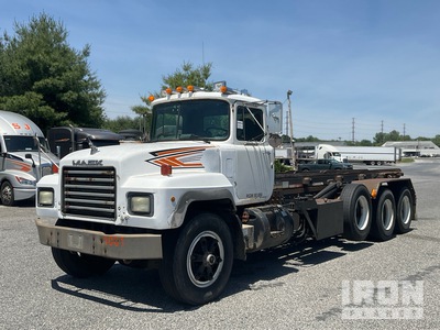 1997 Mack RD688S 8x4 Camion roulant