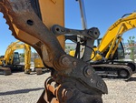 v2 Chassis - Excavator with Pin and Bushings Stick to Bucket