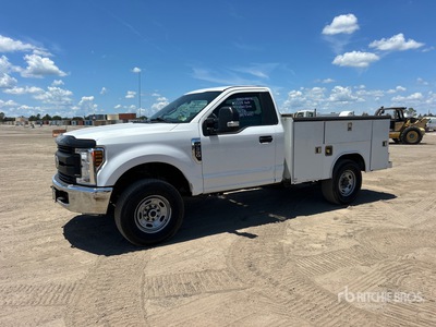2019 Ford F-350 XL 4x4 Utility Truck