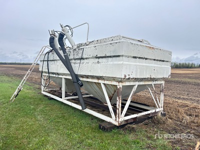 18 ft 1400 bu Seed Tank