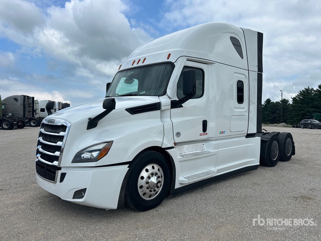 2022 Freightliner Cascadia 126 6x4 T/A Sleeper Truck Tractor