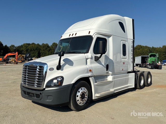 2017 Freightliner Cascadia 125 6x4 T/A Sleeper Truck Tractor