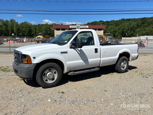 2006 Ford F-350 XL 4x2 Pickup