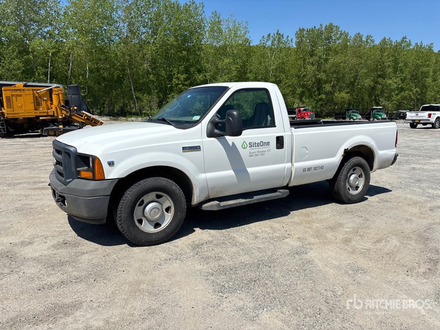 2006 Ford F-350 XL 4x2 Pickup
