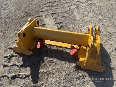 John Deere 44 in Wheel Loader Quick Coupler - Fits John Deere 184, 204, 304G