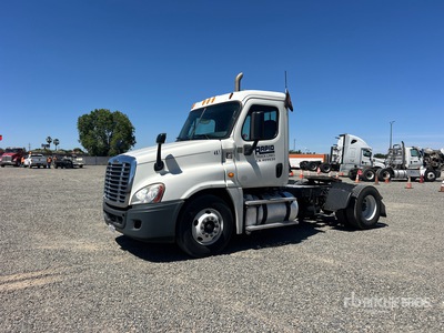 2014 Freightliner Cascadia 125 4x2 S/A Day Cab Truck Tractor