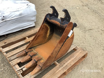 John Deere 18 in Digging دلو حفارة - Fits John Deere