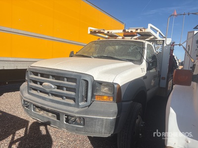 2006 Ford F-450 XL 4x2 Flatbed Truck (Inoperable)