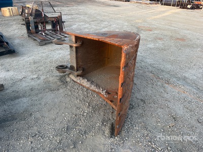 C & P 36 in Digging Excavator Bucket