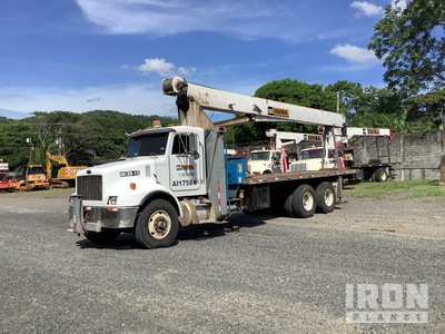 2005 Peterbilt 330 CAMION GRUA Hydraulic Truck Crane