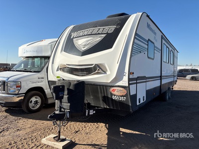 2020 Winnebego 29DDBH 40 ft T/A Travel Trailer
