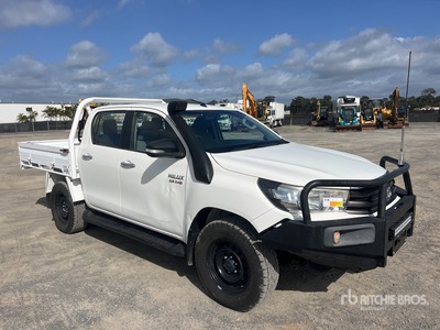 2017 Toyota Hilux SR 4x4 Dual Cab Pickup