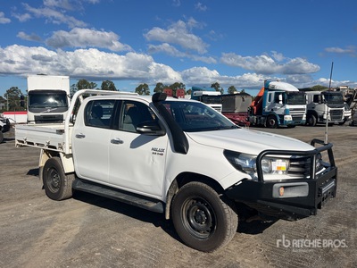 2017 Toyota Hilux SR 4x4 Dual Cab Pickup