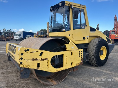 2008 Bomag BW211PD-4 جهاز ضاغط  الأسطوانة الناعمة