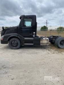 2016 Volvo VNL S/A Day Cab Truck Tractor (Inoperable)