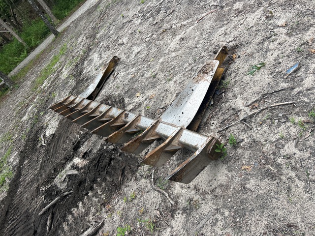 156 in Dozer Rake - Fits Cat D6N