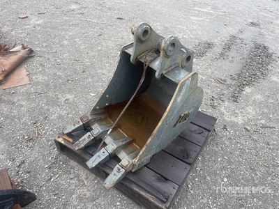 Tag 18 in 18 in Pin-On Excavator Bucket