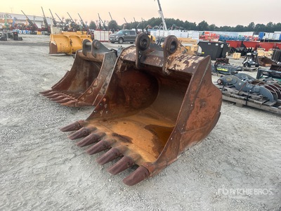 Paladin 60 in Digging Excavator Bucket - Fits John Deere 350/380G