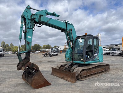 2015 Kobelco SK135SR-3 Escavatore cingolato