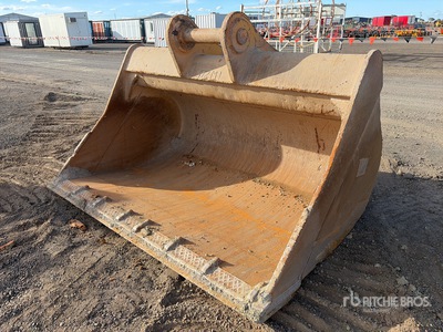 Cat 2400 mm Q/C Cleanup Excavator Bucket