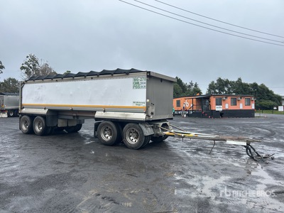 2017 Sloanebuilt 8.2 m Quad Dog End Dump Trailer