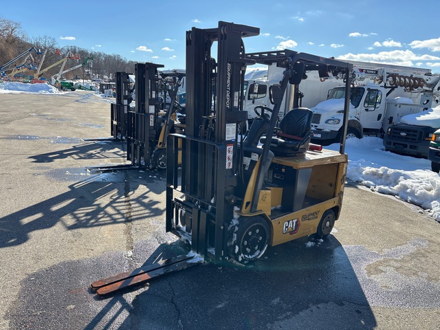 2021 Cat EC25EN2 2400 lb Electric Forklift 2021 Cat EC25EN2 2400 lb Electric Forklift
