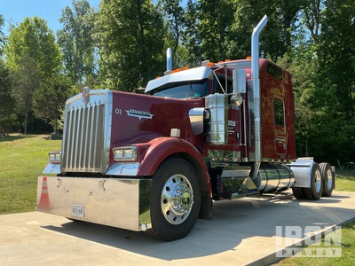 2007 Kenworth W900 6x4 T/A Sleeper Truck Tractor