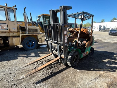 2024 Mitsubishi FG25N Cushion Tire Chariot Élévateur (Inoperable)