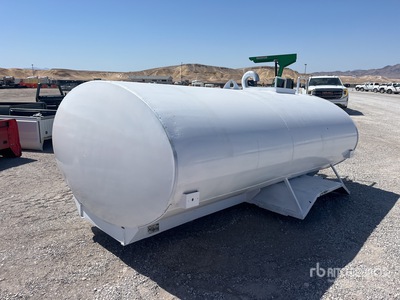 2006 Central Machine Works Water Tank - Fits Truck