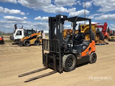 2014 Doosan D30 5050 lb Pneumatic Tire Carrelli Elevatori