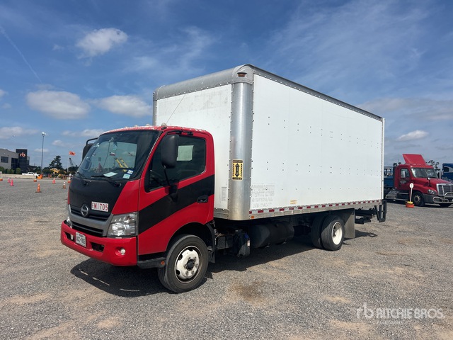 2017 Hino 195 4x2 Van Truck