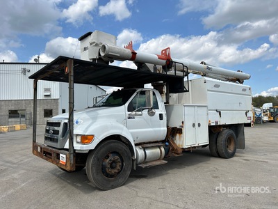 Altec LR756 50 ft on 2013 Ford F-750 XL 4x2 Forestry Chipper Body Bucket Truck