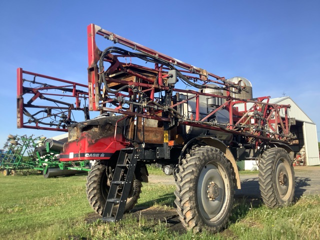 2007 Case SPX3310 4x4 Self-Propelled Sprayer