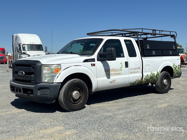 2011 Ford F-250 XL 4x2 Extended Cab Pickup
